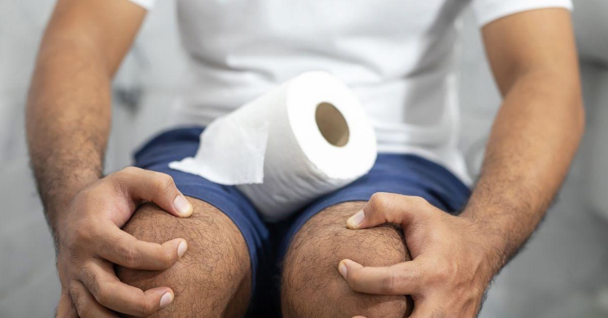 4 Cara Atasi Susah BAB Saat Puasa