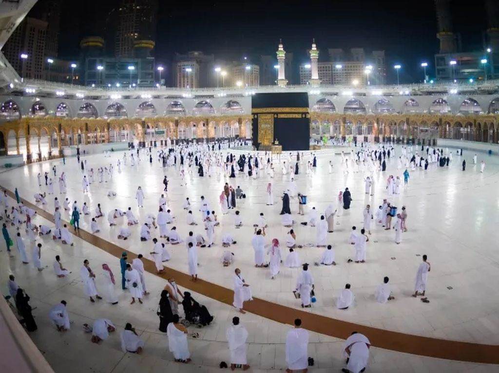 Arab Saudi Imbau Jemaah Umrah Tak Bawa Barang Mewah dan Uang Tunai