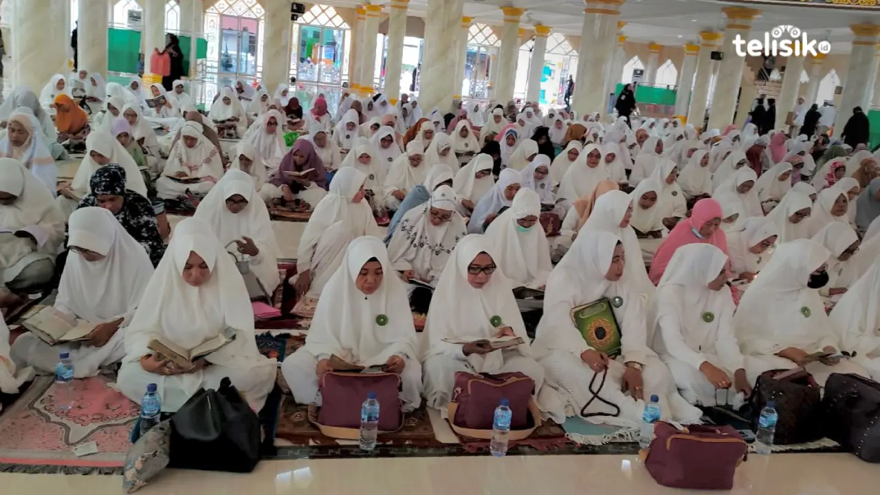 Baubau Mengaji, 900 Orang Khatam Qur'an Bersamaan