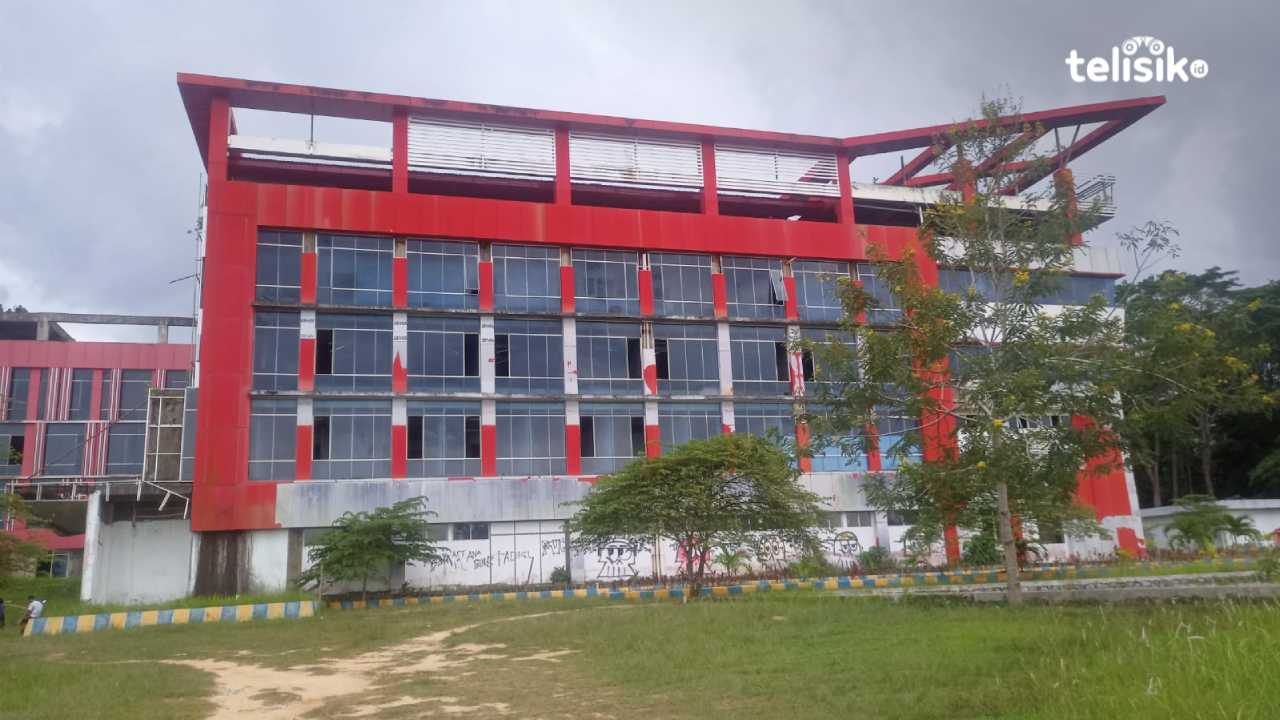 Keangkeran Rumah Sakit Mangkrak di Kota Kendari