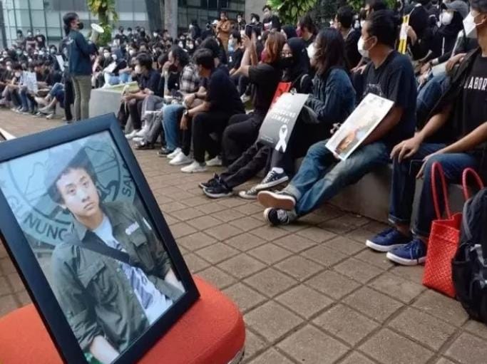 Kematian Akseyna Mahasiswa UI Tak Kunjung Tuntas Setelah 8 Tahun