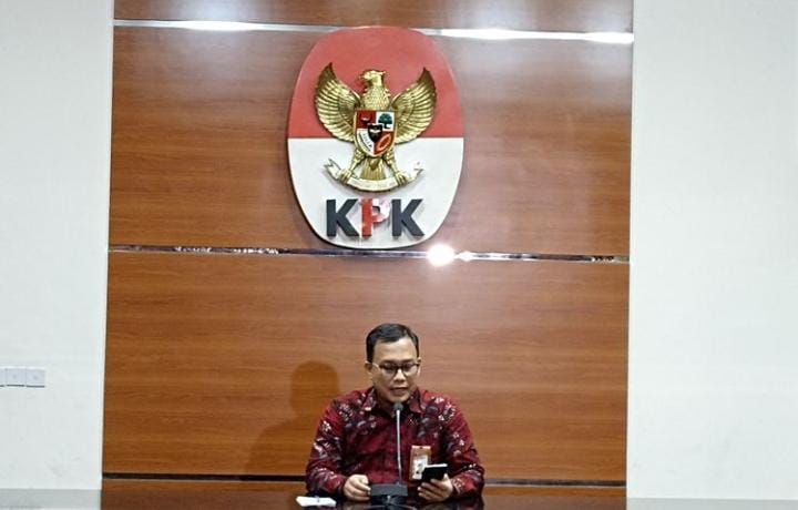 KPK Berhentikan Dirlidik Endar Priantoro