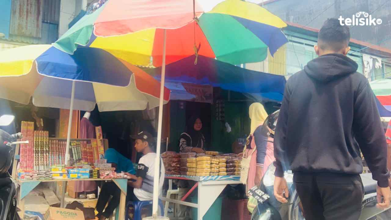 Kue Kering di Pasaran Diserbu Pembeli Jelang Lebaran