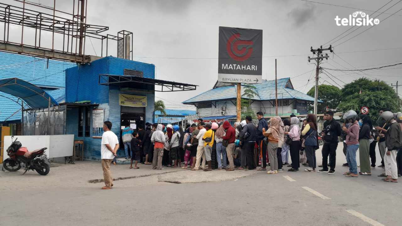 Loket Tiket Kapal Cepat Rute Kendari-Raha-Baubau Diserbu Penumpang