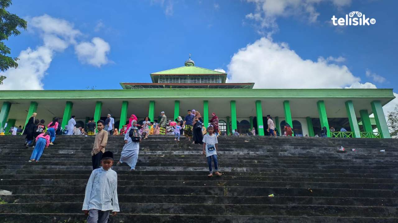 Masjid Tua Muna yang Selalu Ramai Dikunjungi Wisatawan saat Lebaran
