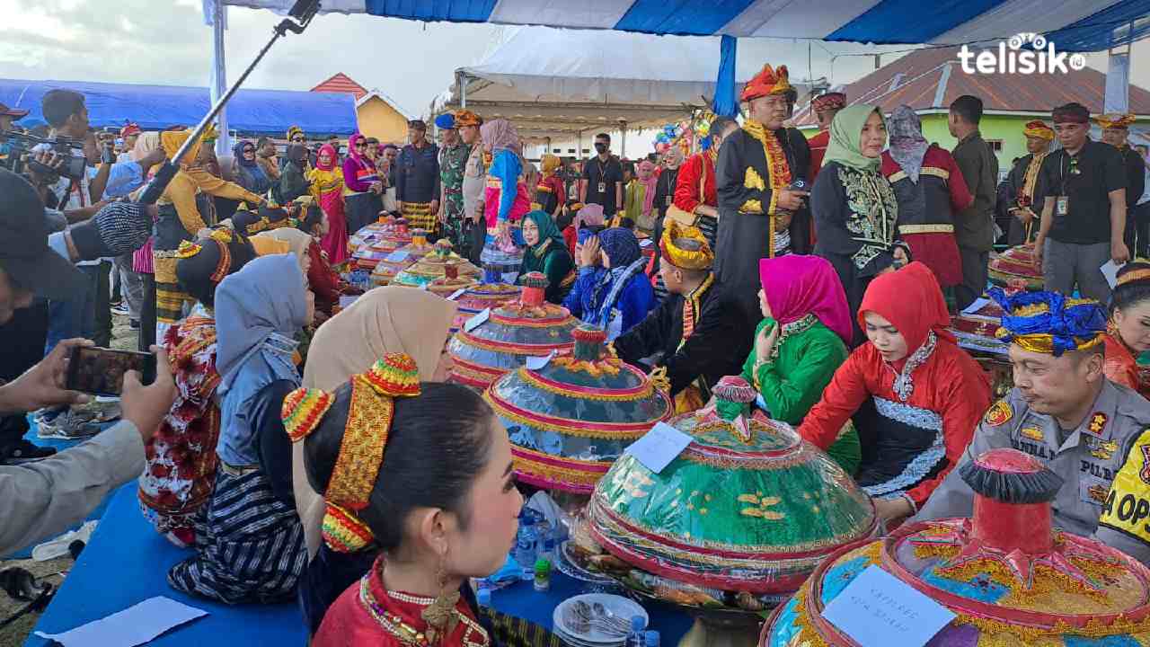 Masuk Kalender Nasional, Tradisi Kande-Kandea Buton Tengah Ramai Kunjungan Warga