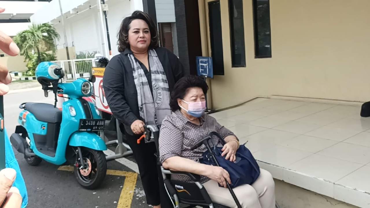 Nenek Renta di Surabaya Malah Dikriminalisasi Usai Beri Pinjaman Uang ke Yayasan