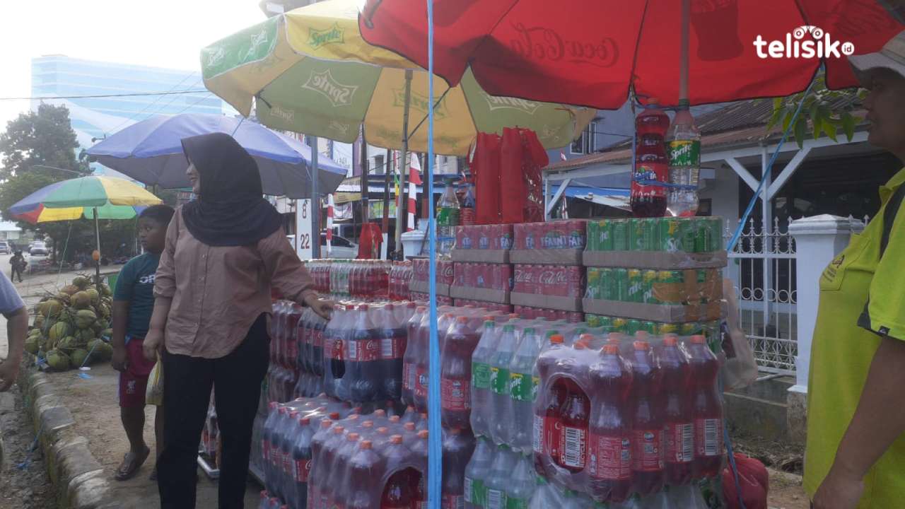 Penjual Minuman Bersoda Musiman Bertaburan di Jalan Dr Sam Ratulangi Kendari, Ada yang 11 Tahun Berjualan