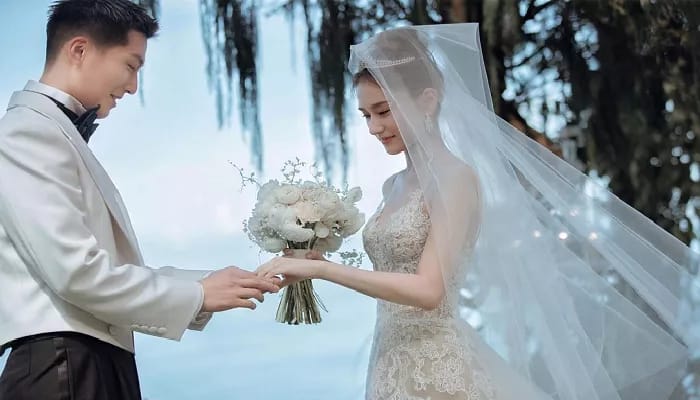 Putri Cantik Raja Judi Hongkong Nikah di Bali, Isi Souvenir Bikin Kaget