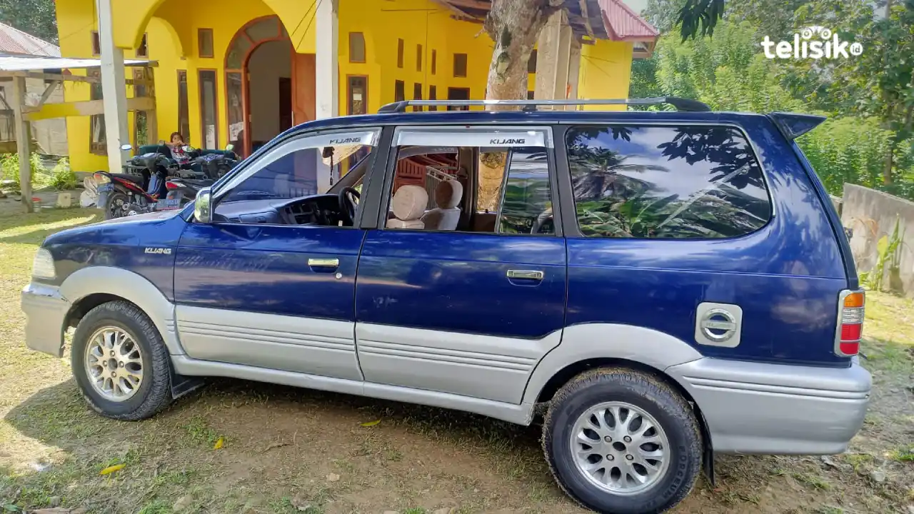 Toyota Kijang Krista Varian Tertinggi Kijang Generasi Keempat dengan Tampilan Lebih Luxury