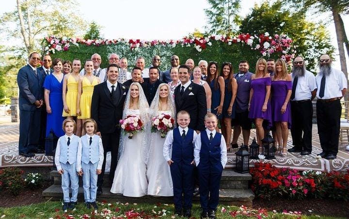 Wanita Kembar Ini Sama-Sama Menikah dengan Sepasang Lelaki Kembar, Begini Penampakan Anaknya