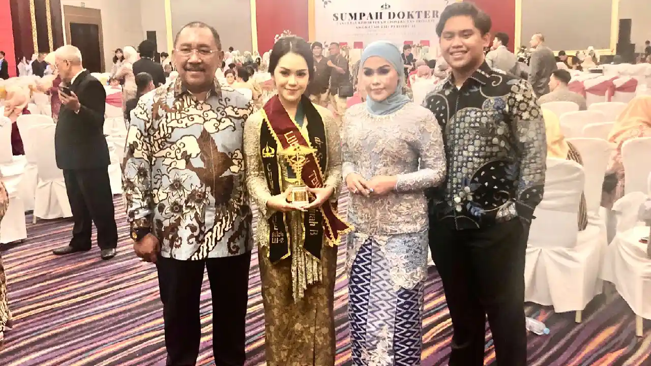 Anak Pertama Pj Bupati Bombana Jadi Lulusan Terbaik Kedokteran Universitas Trisakti