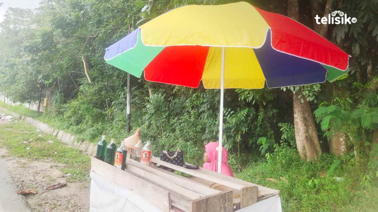 Banting Tulang Jual Bensin Eceran untuk Penuhi Ekonomi Keluarga