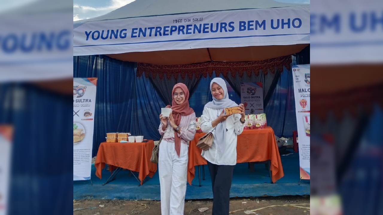 BEM UHO Rangkul Pelaku UMKM Mahasiswa Jajakan Produk pada Booth Pameran HUT ke-59 Sulawesi Tenggara