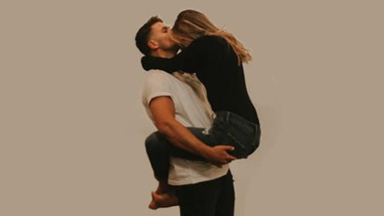 Benarkah Seks Berdiri Dapat Cegah Kehamilan? Ini Faktanya