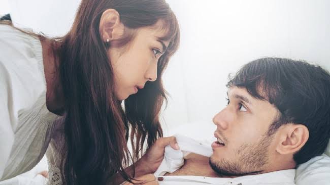 Hukum Cerita Pengalaman Seks ke Orang Lain