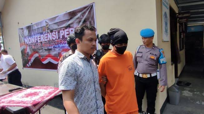 Kakek Peras dan Ancam Kekasih Gelap dengan Video Seks