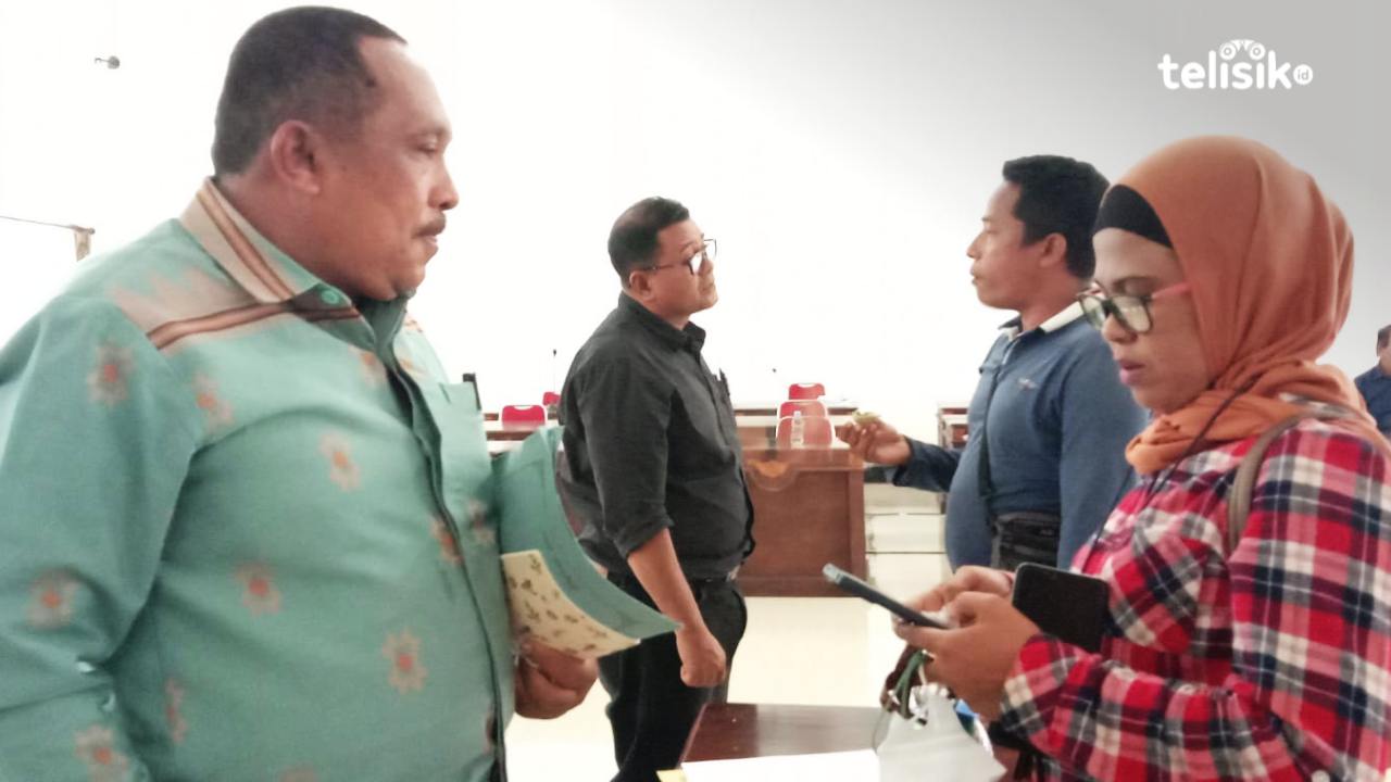 Kepala BKPSDM dan Camat Tongkuno Selatan Muna Terdaftar Bacaleg PDIP