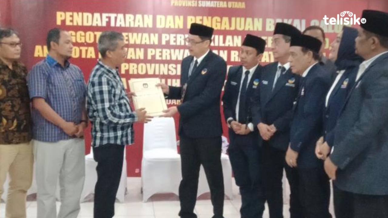 Nasdem Daftar Bacaleg Dikawal Pendukung Anies Baswedan