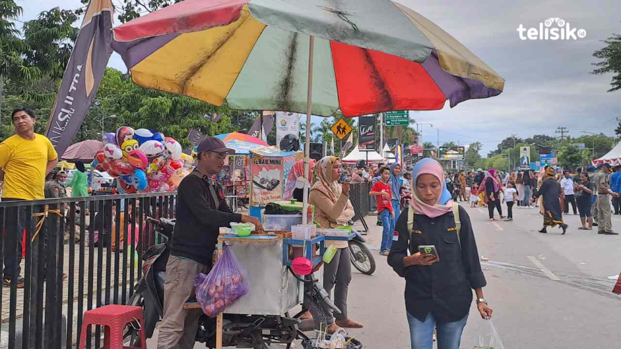 Pelaku UMKM Kebanjiran Rezeki di Pawai Budaya HUT ke-59 Sulawesi Tenggara