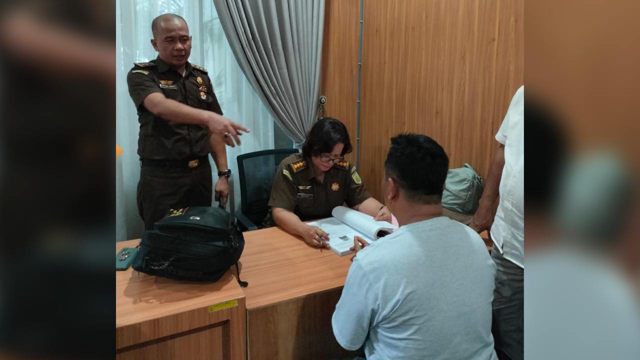 Tersangka Anggota DPRD Terlibat 2 Ribu Butir Pil Ekstasi Dikirim ke Jaksa