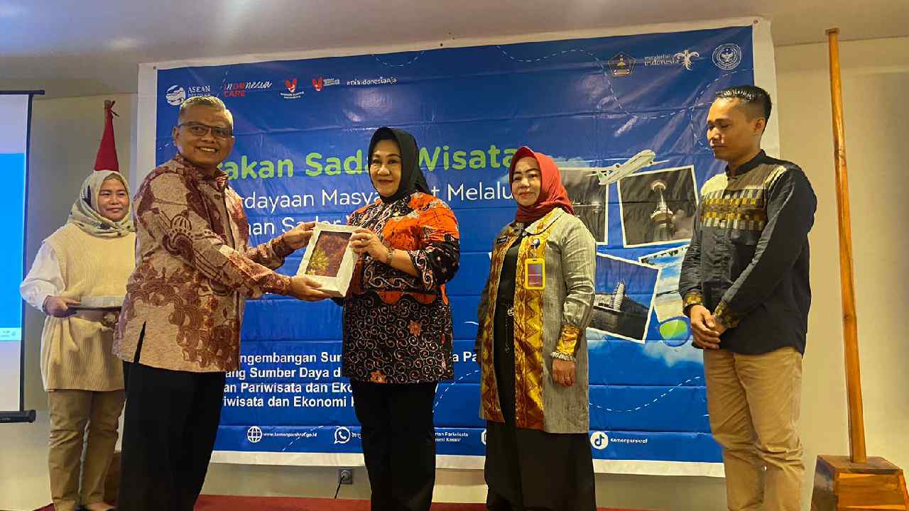 Tina Nur Alam Beri Pesan Peserta Bimtek Sadar Potensi Wisata Sulawesi Tenggara