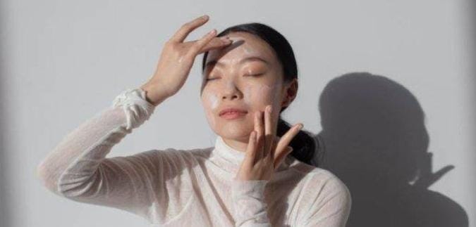 4 Perbedaan Sunscreen dan Sunblock, Kenali Sebelum Membeli