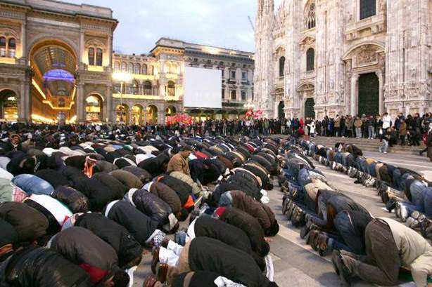 Italia Siapkan RUU Batasi Pelaksanaan Salat, Imam Masjid Pusing