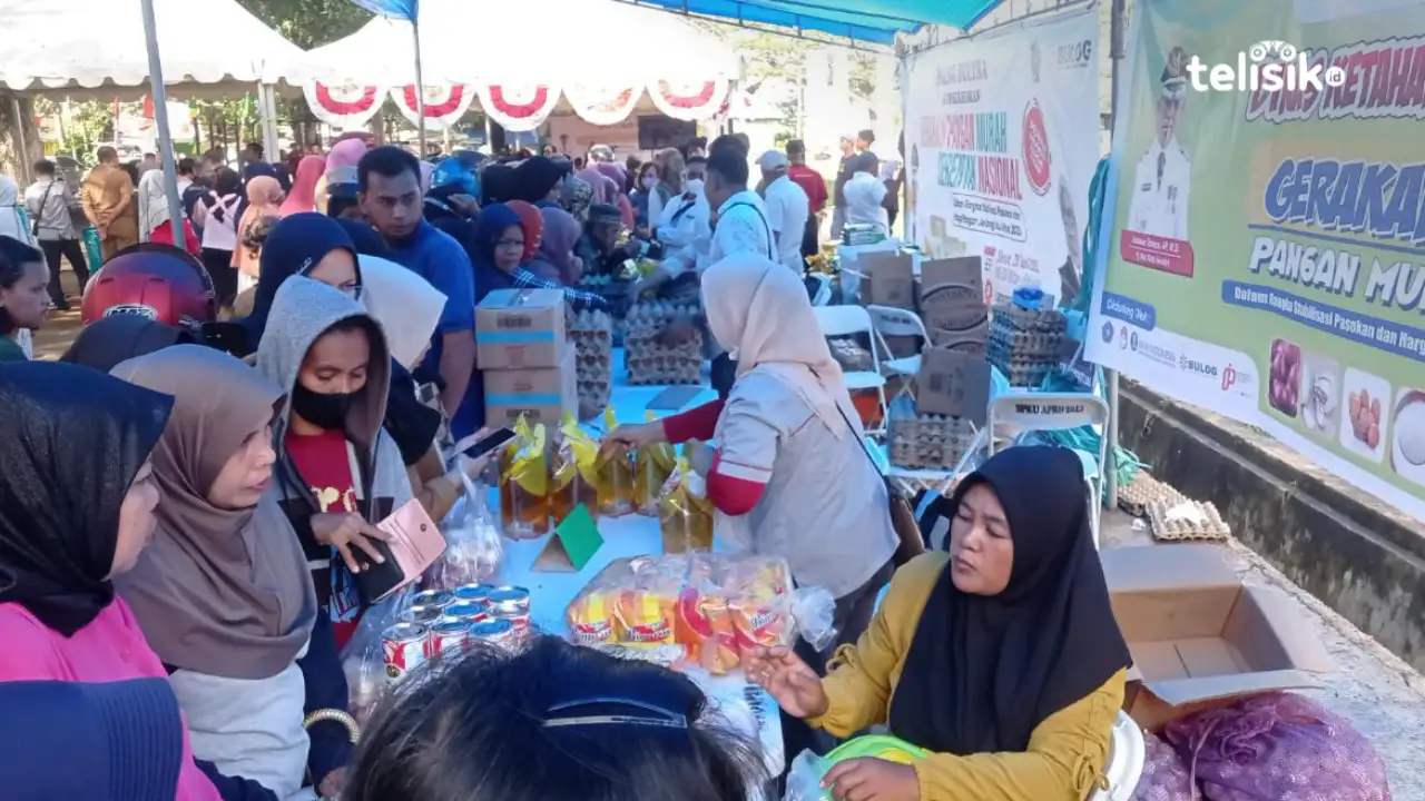 Dalam Sekejap 1 Ton Bawang Merah dan Beras Ludes Diborong Warga