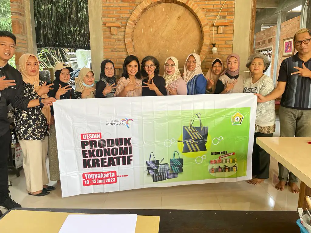 Dispar Sulawesi Tenggara Ajak Pelaku Usaha Belajar Desain Produk di Yogyakarta