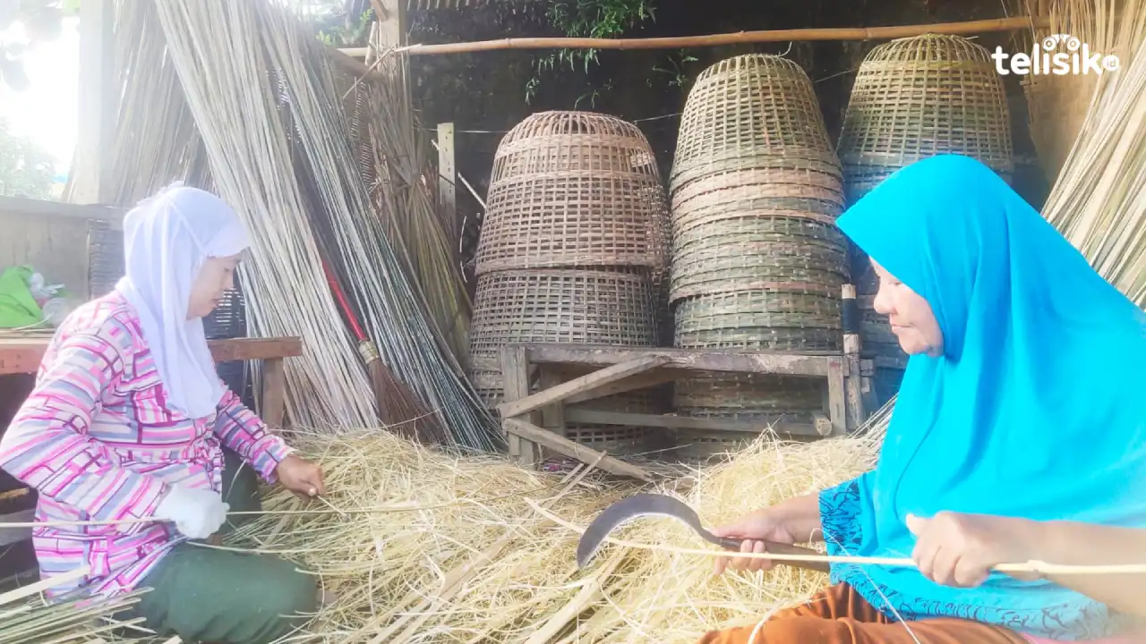 Foto Humanis: Kerajinan Bambu yang Mulai Terlupakan