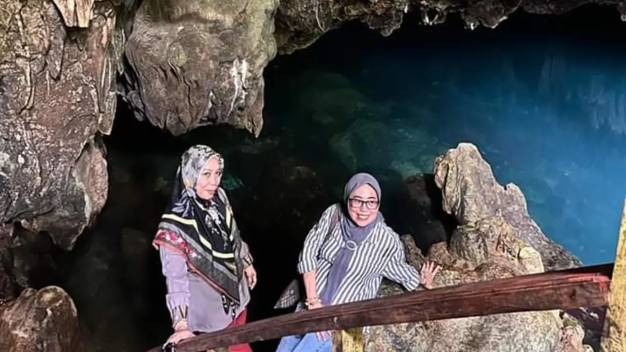Gua Kofokotiu Muna, Airnya Berwarna Biru, Tempat Mandi Laki-Laki dan Perempuan Terpisah