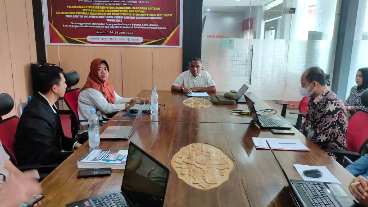 Kakanwil Kemenkumham Sulawesi Tenggara Evaluasi Kinerja Perancang Peraturan Perundang-undangan