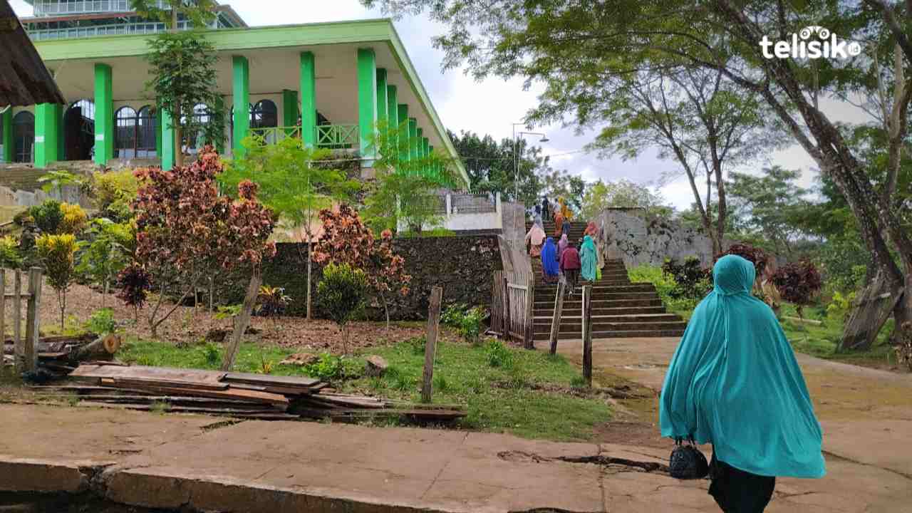 Libur Idul Adha 1444 Hijriah, Warga Pulau Muna Sasar Wisata Religi