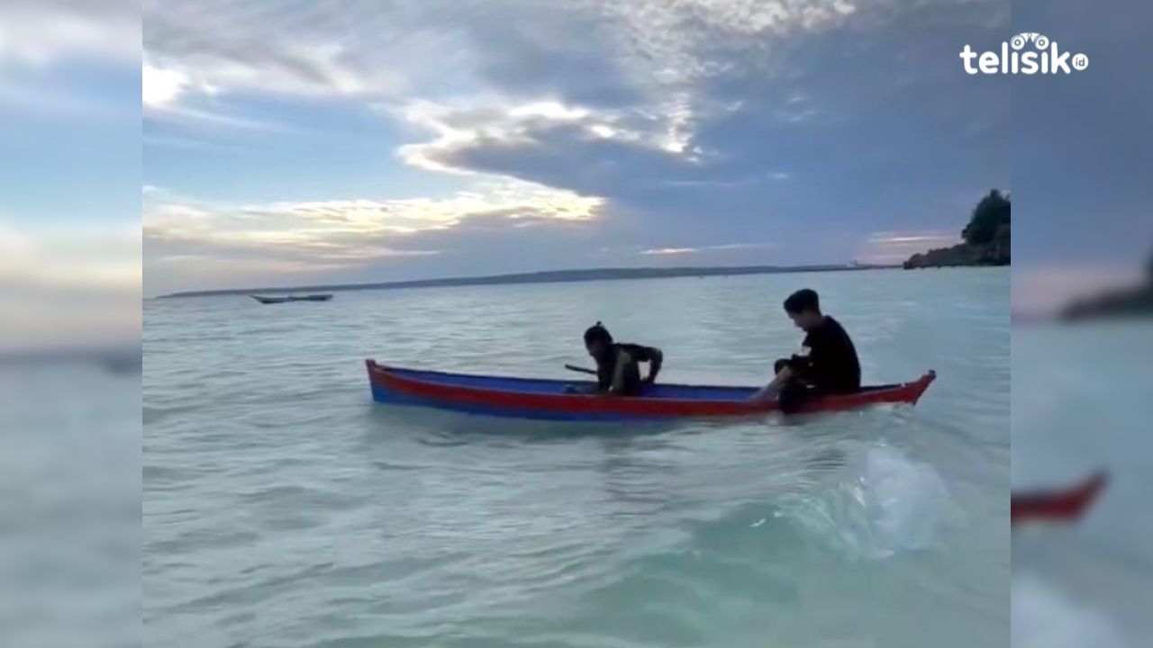 Nikmati Keindahan Pantai Nirwana Baubau dengan Naik Perahu