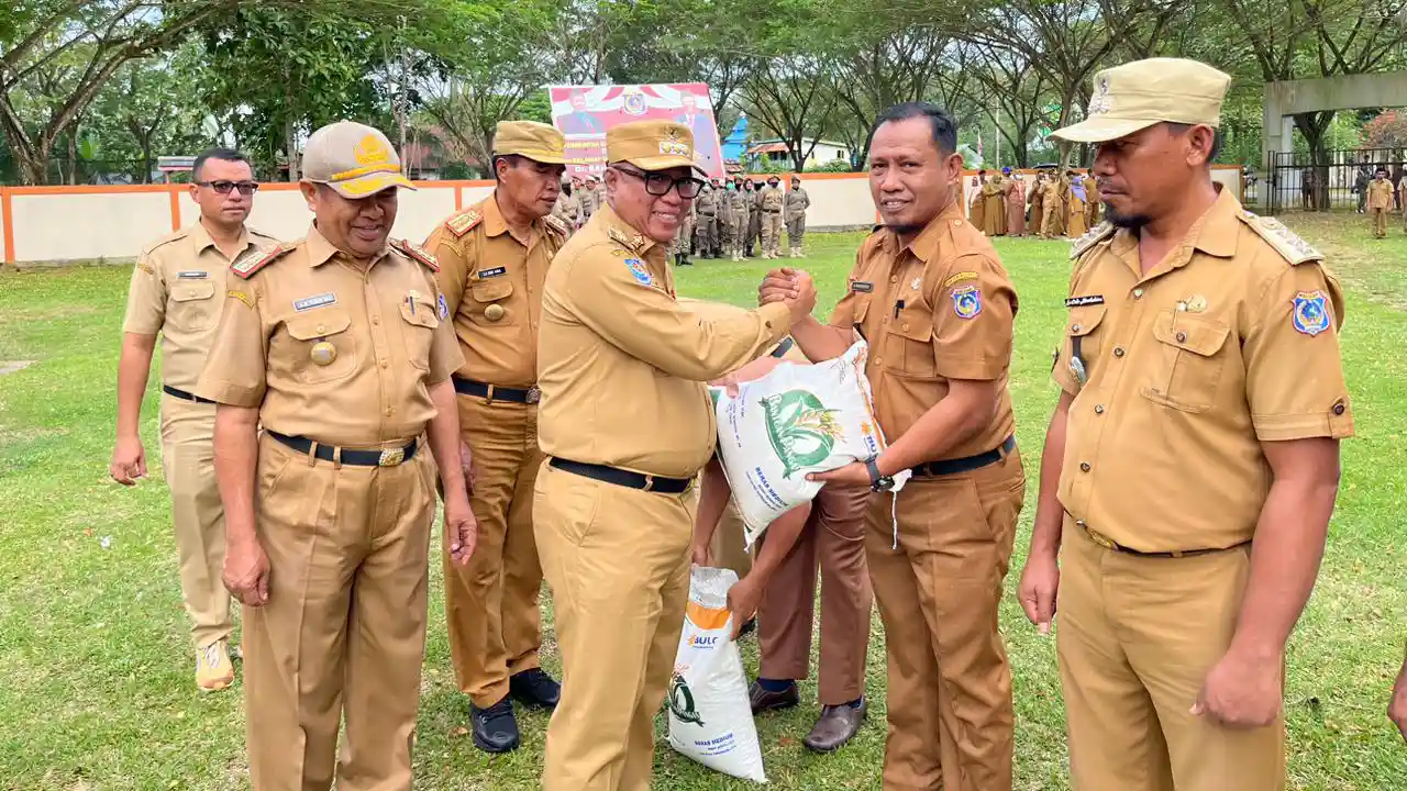 Penerima Bansos PKH di Muna Barat Dapat Bantuan Beras