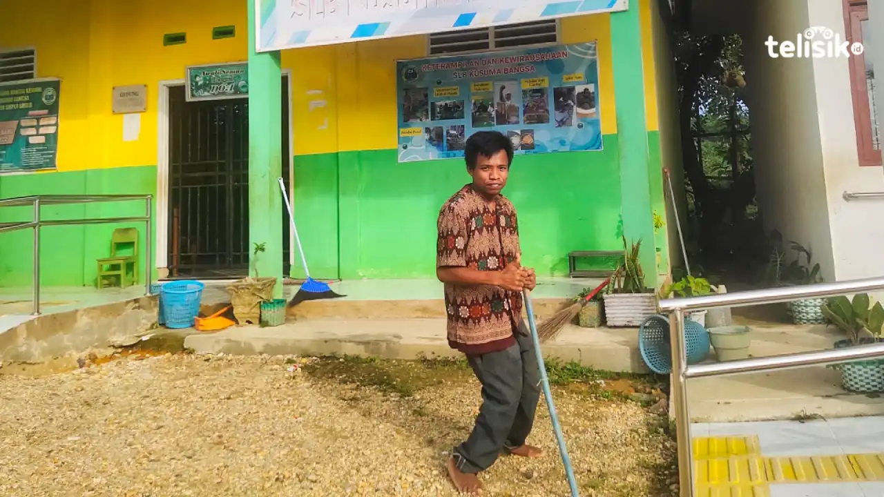 Perjuangan Seorang Disabilitas, Dicemooh hingga Kini Jadi Guru