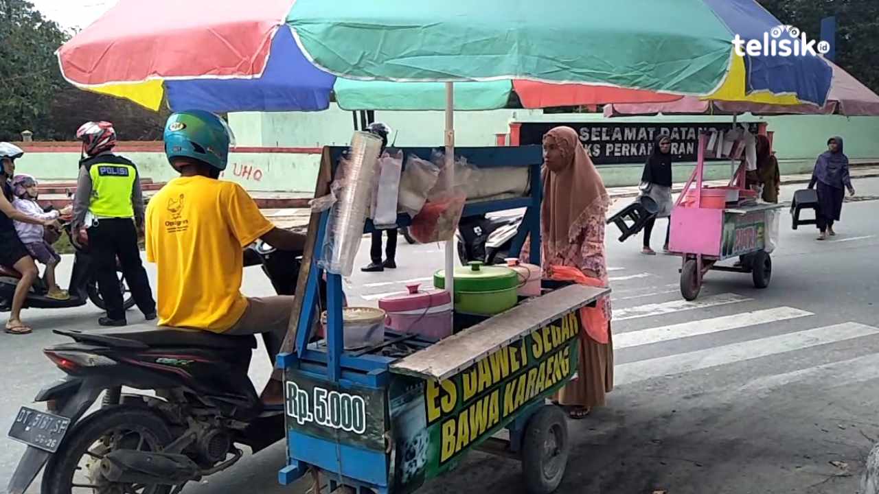 Polda Sulawesi Tenggara Didemo Lagi Soal Penghinaan Suku, Jalan Diblokir dan PKL Bubar