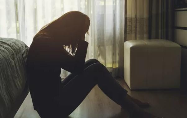 Sering Merasa Lelah dan Tidak Bahagia, Kenali Gejala Depresi Melankolis