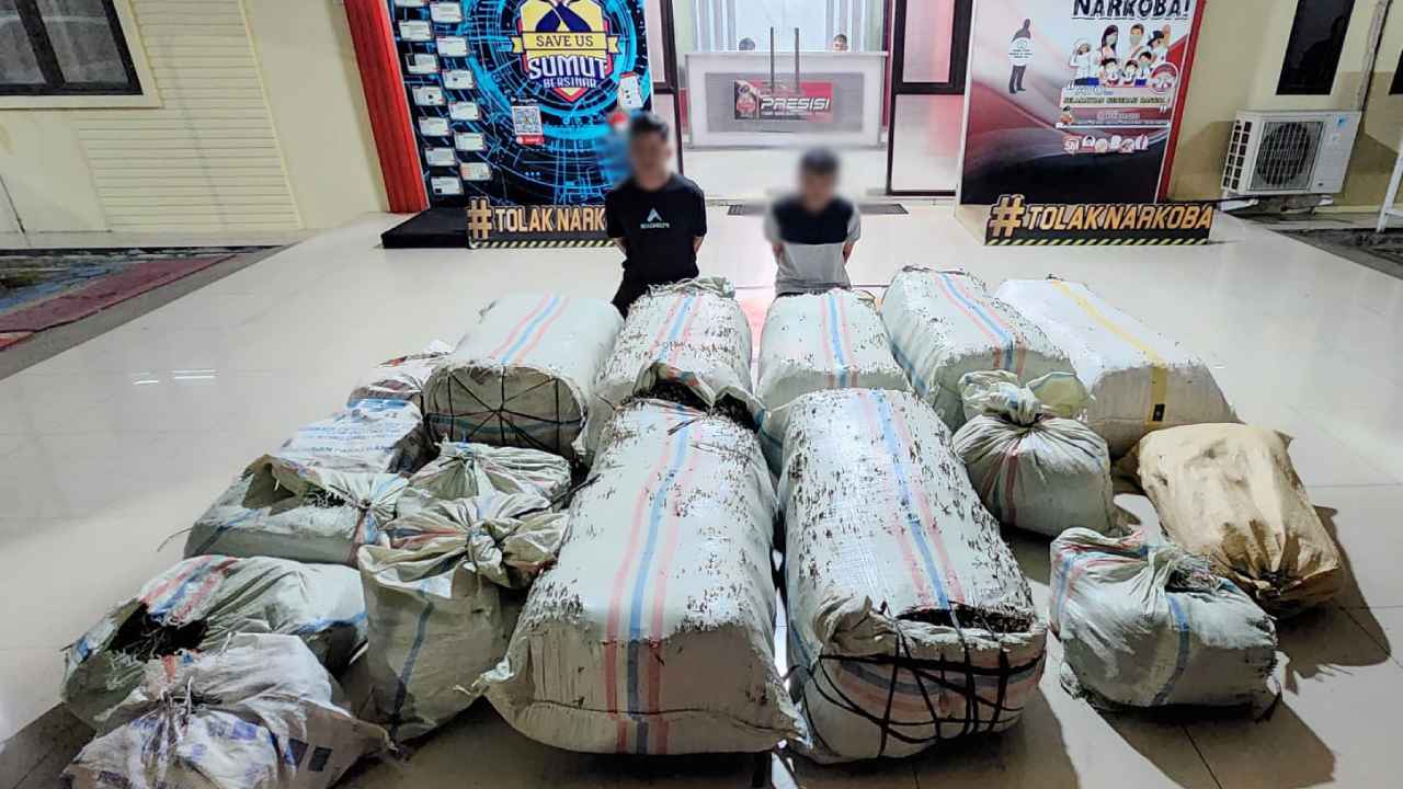 Tabrak Mobil Petugas Kepolisian, Terduga Jaringan Kurir Ganja Ditangkap