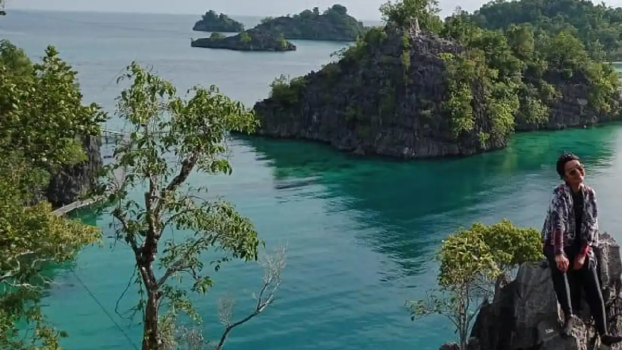 Teluk Cinta di Desa Wisata Labengki, Hadirkan Pesona Keindahan yang Memikat