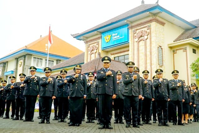Peredaran 7.840 Batang Rokok Ilegal dan Arak Bali di Nusa Tenggara Timur Digagalkan