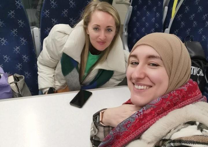 Benci Islam, Wanita Ini Justru Mualaf