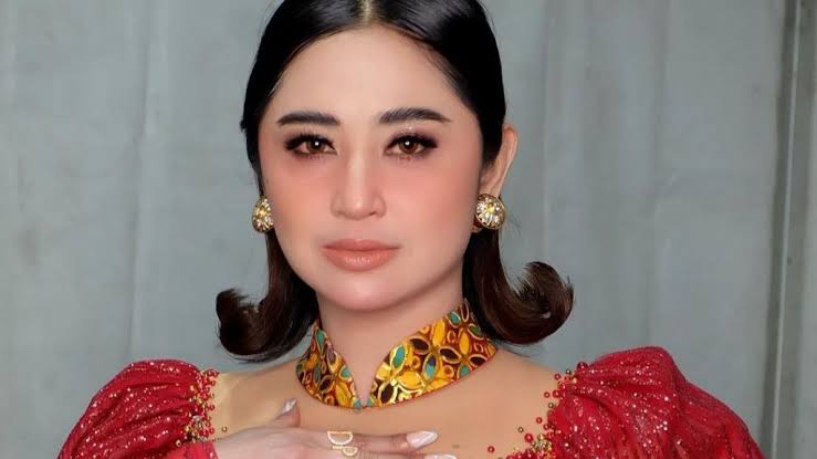 Daftar Artis Wanita Pernah Menikah Lebih dari Tiga Kali