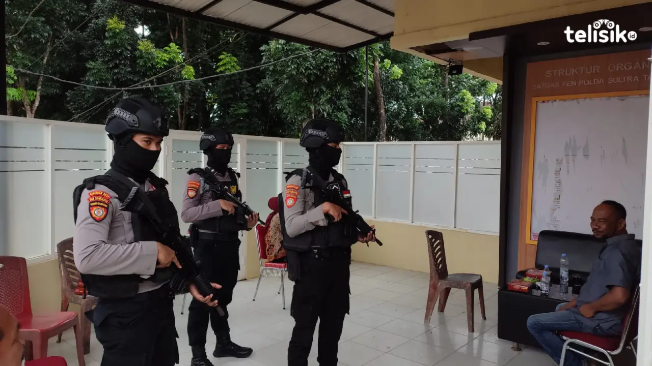 KPK Periksa Bupati Muna di Polda Sulawesi Tenggara, Diamankan Polisi Bersenjata Lengkap