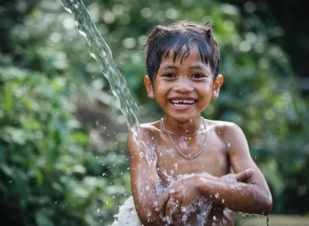 Mana Lebih Sehat, Mandi Air Hangat atau Dingin?