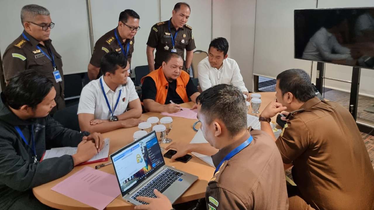 Polisi dan Jaksa Serah Terima Tersangka TPPO Mantan Bupati Langkat di KPK