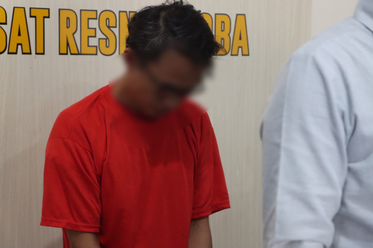 Seorang Guru PNS Kendari Ditangkap saat Ambil Tempelan Sabu, Diancam 20 Tahun Penjara