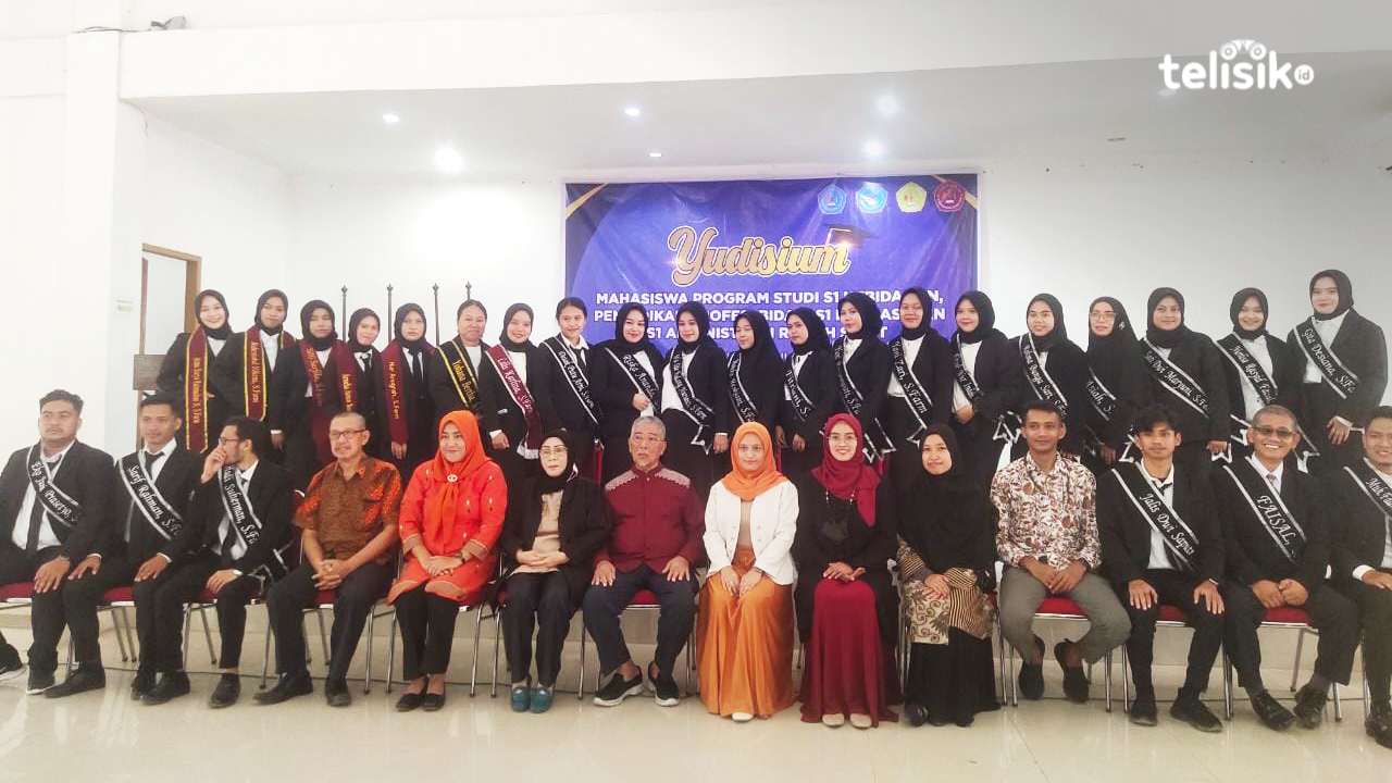 Stikes Pelita Ibu Gelar Yudisium S1 untuk Pertama Kali