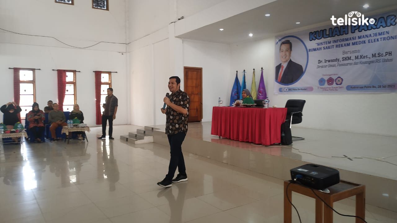 Stikes Pelita Ibu Kedatangan Direktur RS Unhas, Papar Pentingnya Rekam Medis Elektronik
